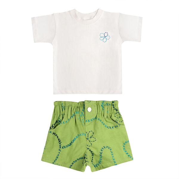 CONJUNTO DE CAMISETA COLOR JARDIN + SHORT VAQUERO COLOR JARDIN VERDE