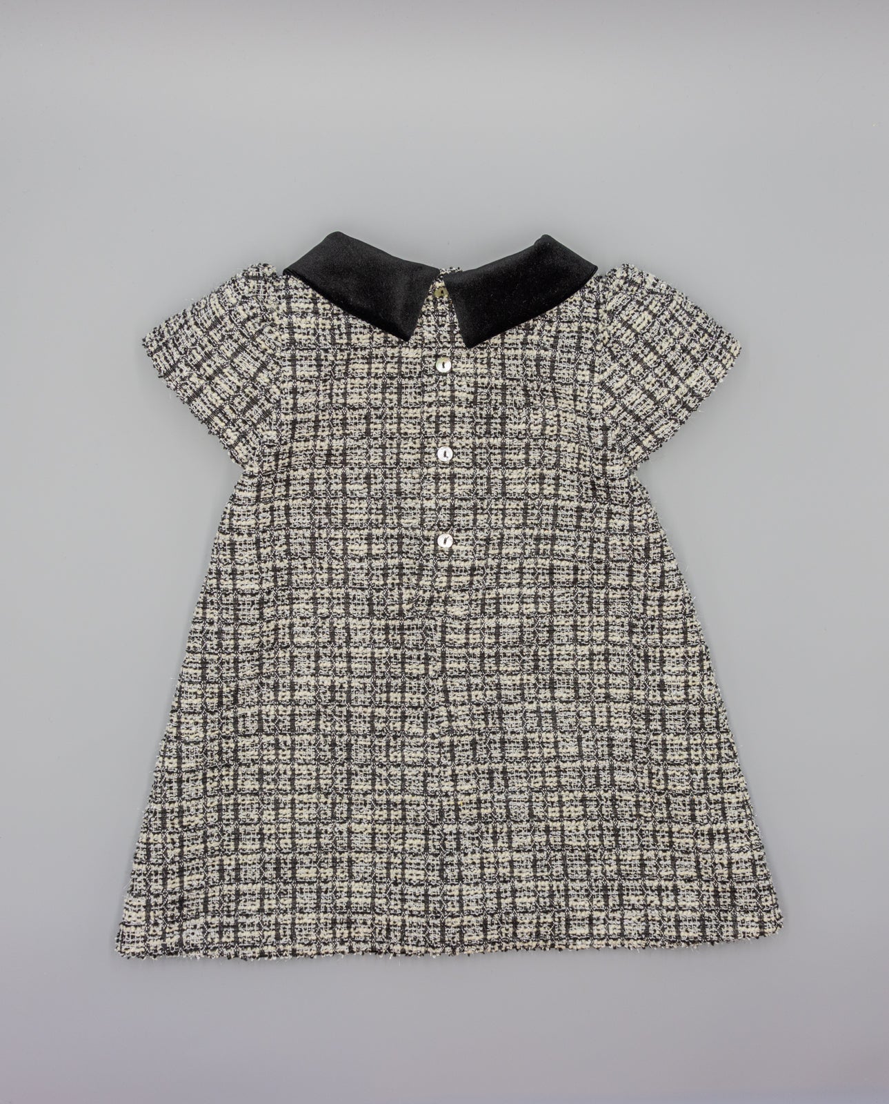 Vestido De Tejido Estructurado Con Cuello De Terciopelo Negro
