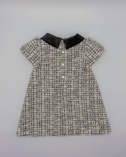 Vestido De Tejido Estructurado Con Cuello De Terciopelo Negro